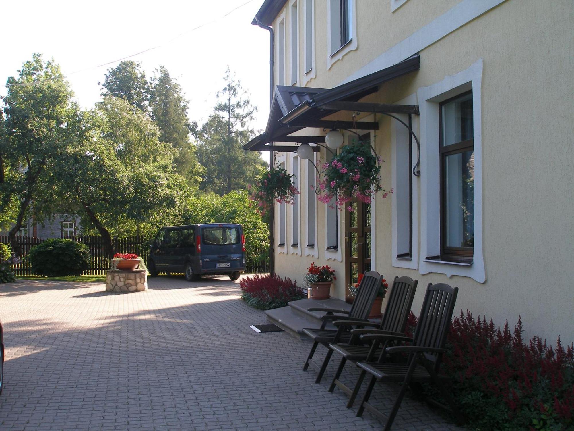 Livonija Hotel Sigulda Buitenkant foto